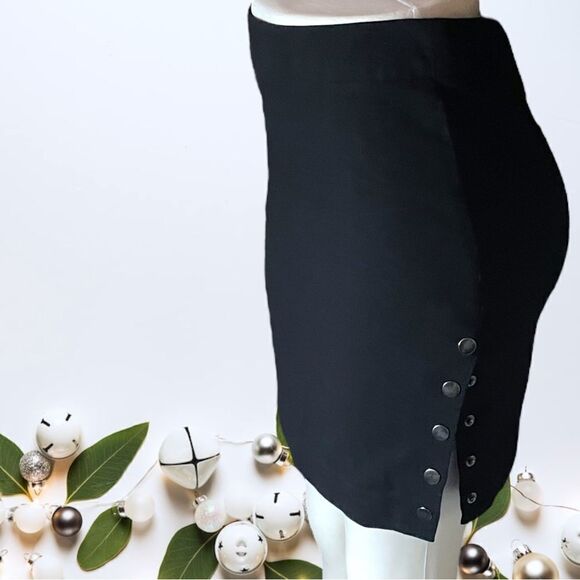 Love 21 by Forever 21 l Black l Pencil skirt l Functional Snaps l Lined l Zip -S - Picture 2 of 9